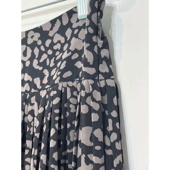 LOFT Pleated Mini Skirt Black Gray Animal Print Flare Career Size 6 - Picture 7 of 9
